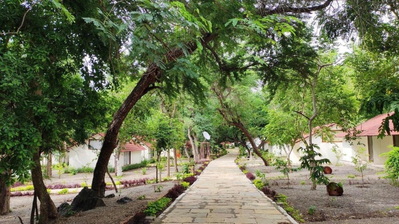 Aranya Vilas - A Nature Resort Udaipur Exteriör bild